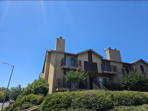 1186 Pear Tree Lane, Napa, CA, 94558 | Card Image