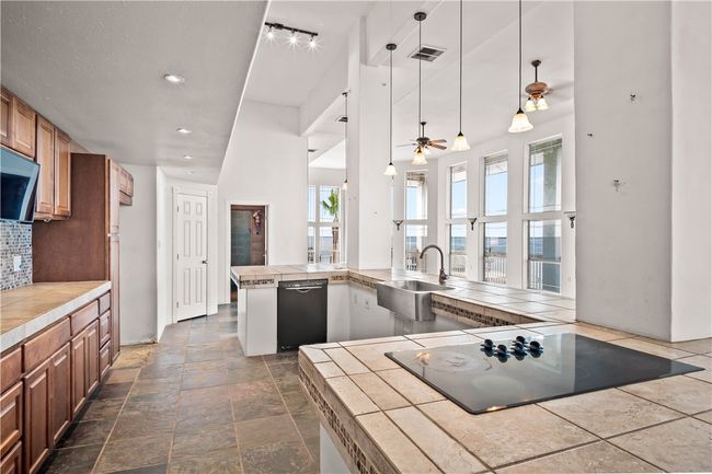 2100 E Highway 361, House other with 14 bedrooms, 15 bathrooms and null parking in Aransas Pass TX | Image 17