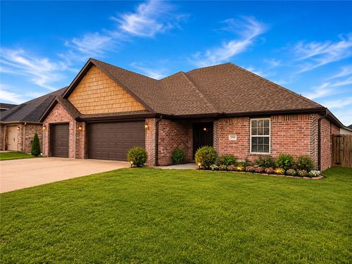 3001 N 18th St, Rogers, AR, 72756-2208 | Card Image