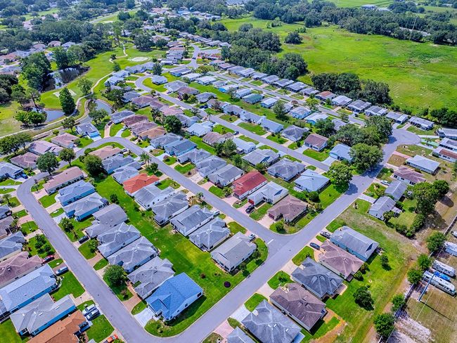 32708 Westwood Loop, House other with 2 bedrooms, 2 bathrooms and null parking in LEESBURG FL | Image 62