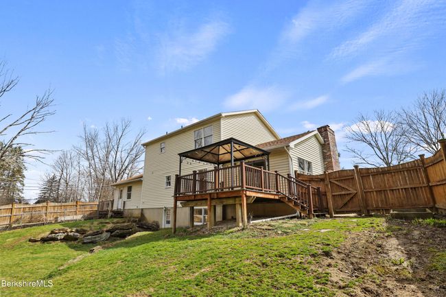 Rear exterior | Image 42