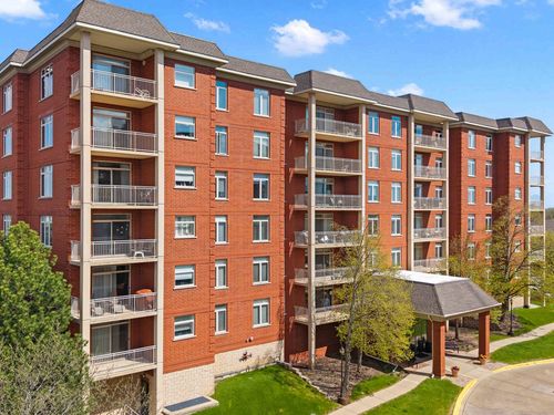 607-8400 Callie Ave, Morton Grove, IL, 60053-5009 | Card Image