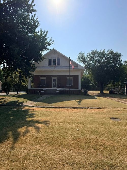 211 N Plum St, Argonia, KS, 67004-8833 | Card Image