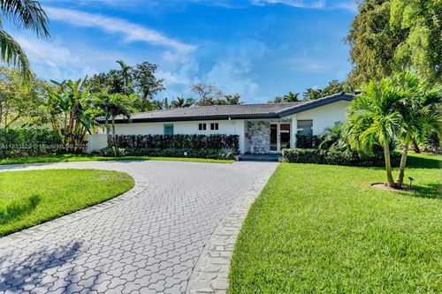 806 Ne 92nd St, Miami Shores, FL, 33138-2909 | Card Image