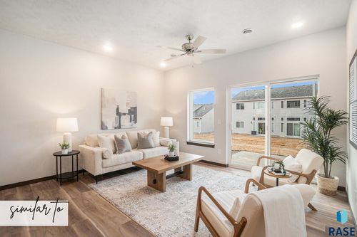 3613 S Broek Dr, Sioux Falls, SD, 57106-7138 | Card Image