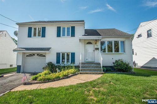 50 Plenge Dr, Belleville, NJ, 07109-1553 | Card Image