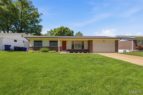 9131 Cherry Brook Ln, Saint Louis, MO, 63126-2501 | Card Image