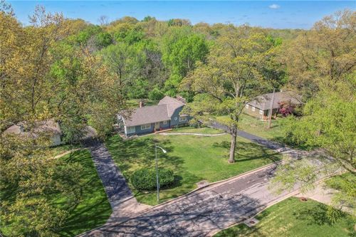 2341 W 98th St, Leawood, KS, 66206-2331 | Card Image