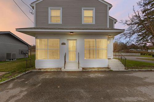 1550 Fall River Ave, Seekonk, MA, 02771-3739 | Card Image