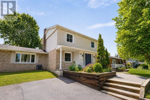 27 Wadsworth Dr, Ingersoll, ON, N5C3L3 | Card Image
