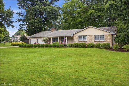 6882 Katahdin Dr, Poland, OH, 44514-2167 | Card Image