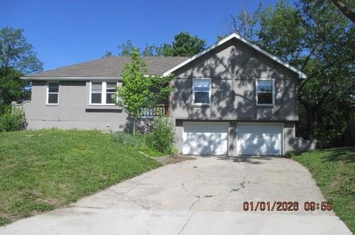 1005 23rd St, Blue Springs, MO, 64015-4755 | Card Image