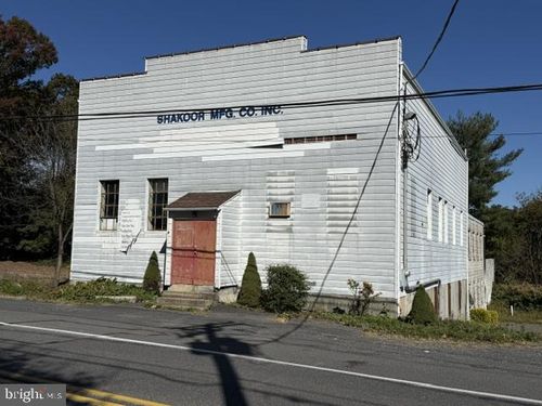 922 Sunbury Rd, Pottsville, PA, 17901-8796 | Card Image