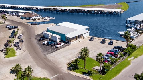4242 Laguna Shores Rd, Corpus Christi, TX, 78418-3151 | Card Image