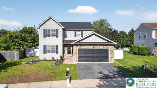 2720 Hickory Dr, Forks Twp, PA, 18040-5803 | Card Image