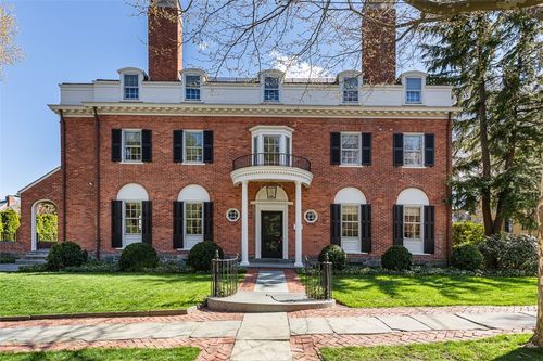 295 Laurel Ave, Providence, RI, 02906-5728 | Card Image