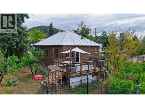 1677 Second Avenue, Rossland, BC, V0G1Y0 | Card Image