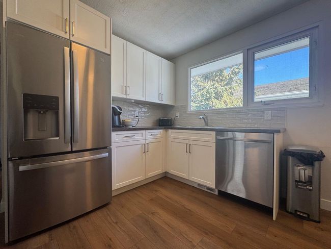 5214 45 St, House other with 3 bedrooms, 2 bathrooms and 4 parking in Camrose AB | Image 4