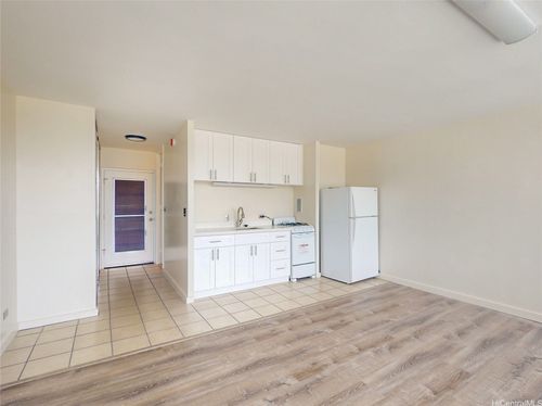 a1105-1550 Wilder Avenue, Honolulu, HI, 96822 | Card Image