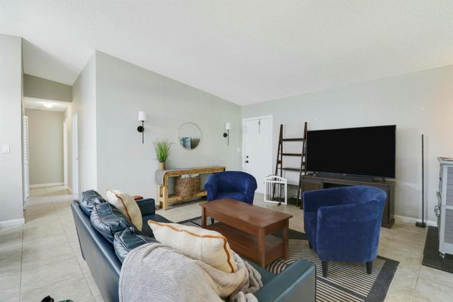 22274 Misty Woods Way, Condo with 3 bedrooms, 2 bathrooms and null parking in Boca Raton FL | Image 7