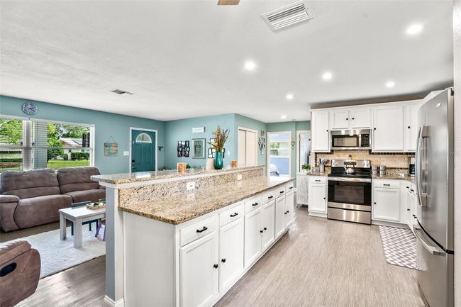 1092 Sousa Dr, House other with 2 bedrooms, 2 bathrooms and null parking in LARGO FL | Image 11