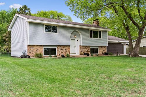 7360 Pinetree Lane Ne, Fridley, MN, 55432 | Card Image