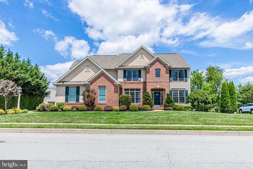 2705 Woodspring Dr, YORK, PA, 17402-8522 | Card Image
