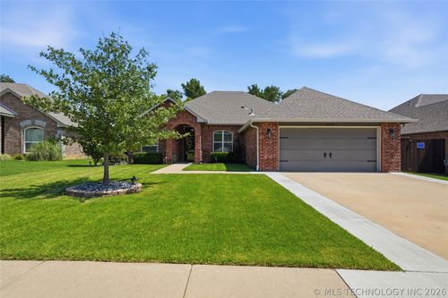 6415 E 146th St S, Bixby, OK, 74008-3964 | Card Image