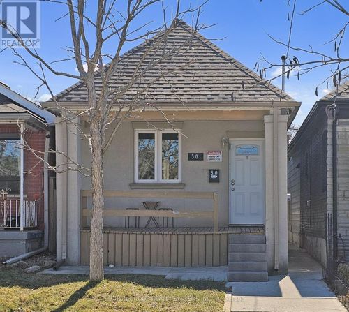 50 Brownville Ave, York, ON, M6N4L3 | Card Image