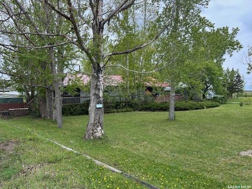 202 East St, Bethune, SK, S0G0H0 | Card Image