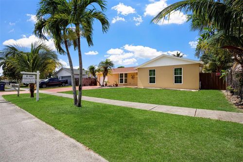 13211 Sw 262nd Ter, Homestead, FL, 33032-6856 | Card Image