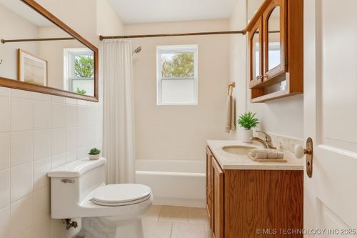 204 S Jamestown Ave, Tulsa, OK, 74112-1114 | Card Image