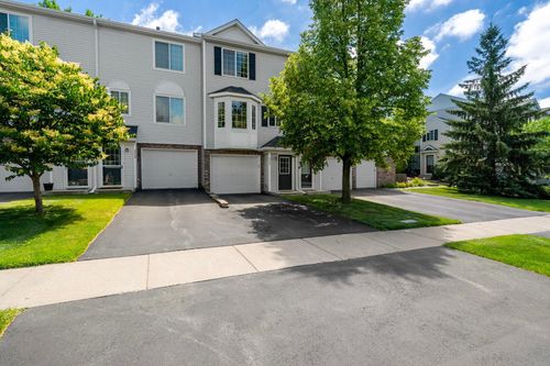 7772 Arboretum Village Cir, Chanhassen, MN, 55317-4426 | Card Image