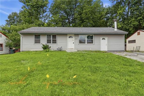 2402 N Liberty St, Independence, MO, 64050-1316 | Card Image