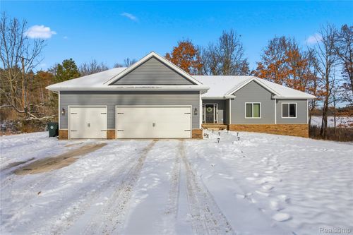 2430 Judah Rd, Lake Orion, MI, 48359-2241 | Card Image