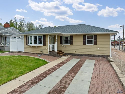 814 Flormann St, Rapid City, SD, 57701-5318 | Card Image