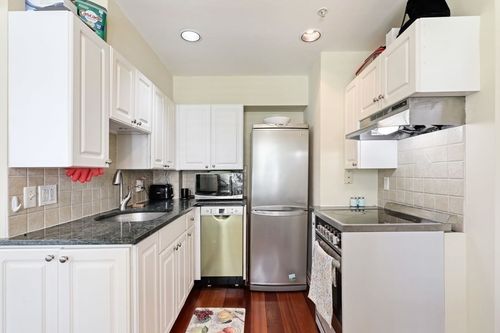apt-b409-20 Chapel St, Brookline, MA, 02446-7418 | Card Image