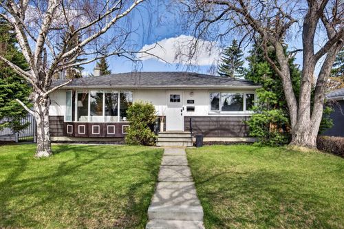 1232 40 Ave Nw, Calgary, AB, T2K0G4 | Card Image