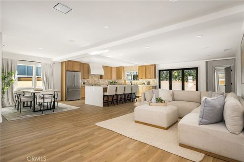 3635 Conquista Ave, Long Beach, CA, 90808-2809 | Card Image