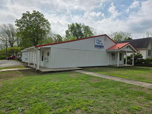 802 S Oak Ave, Aurora, MO, 65605-2246 | Card Image