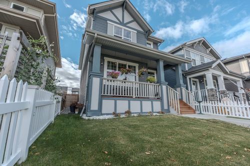 239 Sundown Rd, Cochrane, AB, T4C2R3 | Card Image