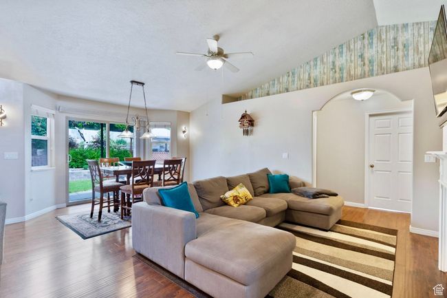 1092 470, House other with 5 bedrooms, 3 bathrooms and 2 parking in Providence UT | Image 10