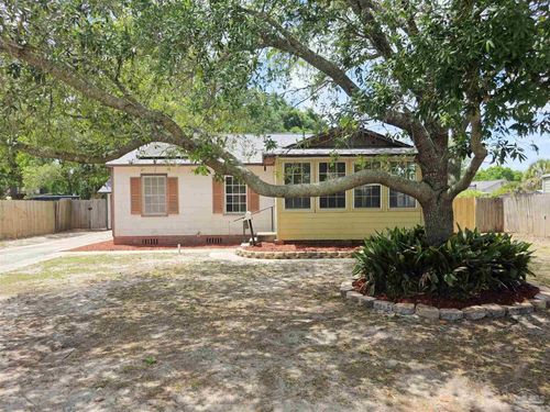 209 Nw Gilliland Rd, Pensacola, FL, 32507-3717 | Card Image