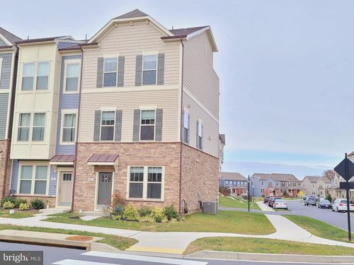 9001 Shady Pines Dr, FREDERICK, MD, 21704-6910 | Card Image