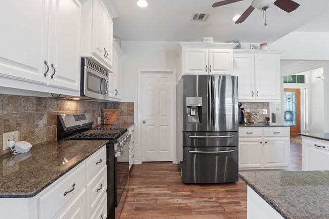 30112 Twin Creek Dr, House other with 3 bedrooms, 2 bathrooms and 6 parking in Georgetown TX | Image 8