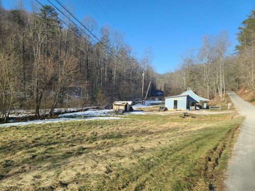 2839 Teges Creek Rd, Manchester, KY, 40962-6720 | Card Image