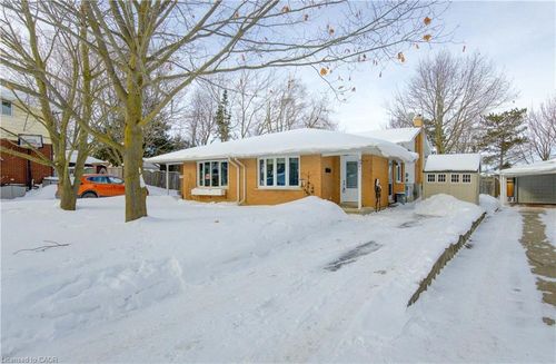 a-600 Mount Anne Dr, Waterloo, ON, N2L4W3 | Card Image