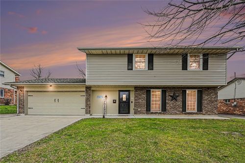 7372 Colegrove Dr, Huber Heights, OH, 45424-2939 | Card Image