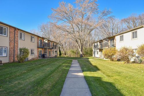 16-W170N11583 Armada Drive, Germantown, WI, 53022 | Card Image