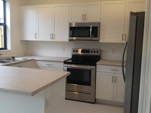 21050 Ne 8th Ave, Miami, FL, 33179-1377 | Card Image